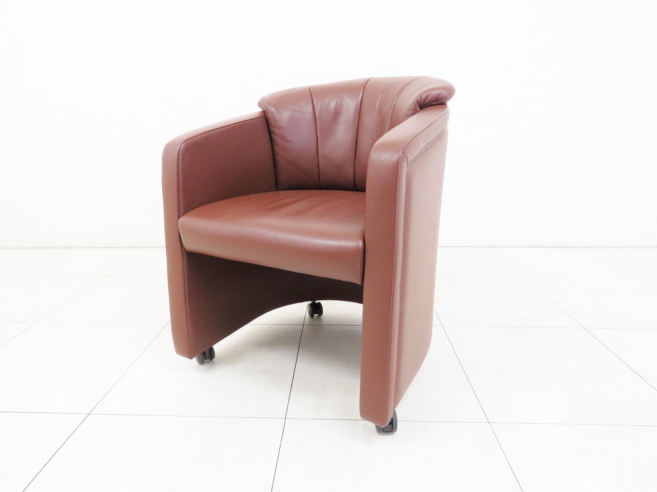 アイボリー×レッド マルニ 最高峰「ケントコート ブリティッシュ