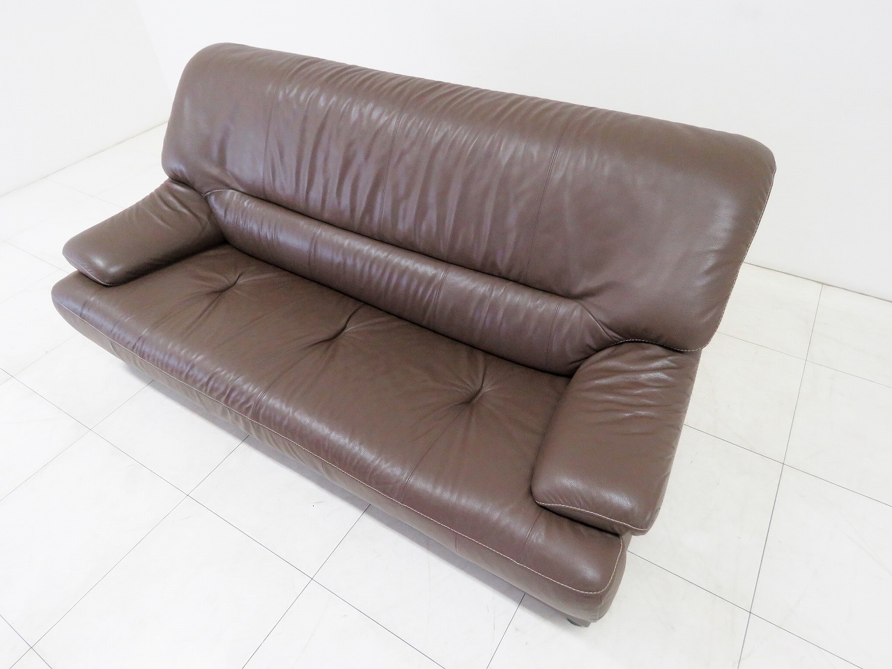 美品■カリモク■本革■オーク材■ワイドアーム■3人掛けソファ■北欧モダン■ 楽天市場】【開梱設置無料】 カリモク ソファ 3人掛け ソファー 三人