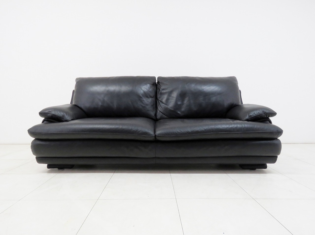 IDC大塚家具 L⁄S Comfort-03 L⁄S コンフォート03 黒総革 3Pソファ⁄